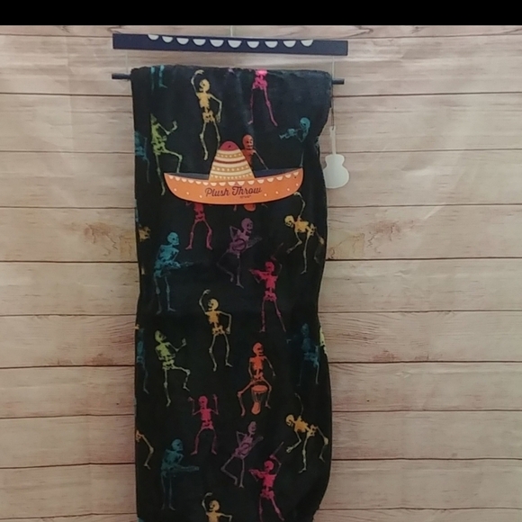 HALLOWEEN Day Of The Dead Throw Blanket - Picture 1 of 8